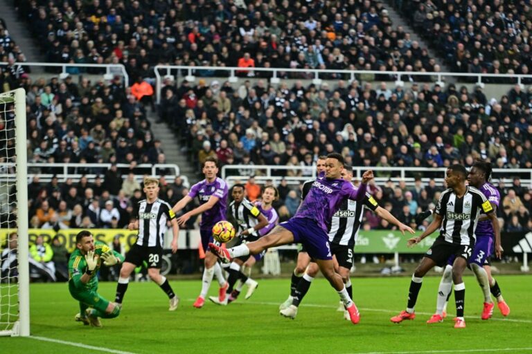 Newcastle United vs Fulham (22:00 – 01/02) | Xem lại trận đấu