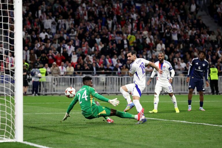 Lyon vs Manchester United (02:00 – 11/04) | Xem lại trận đấu