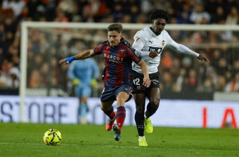 Valencia CF vs Levante (03:00 – 22/11) | Xem lại trận đấu