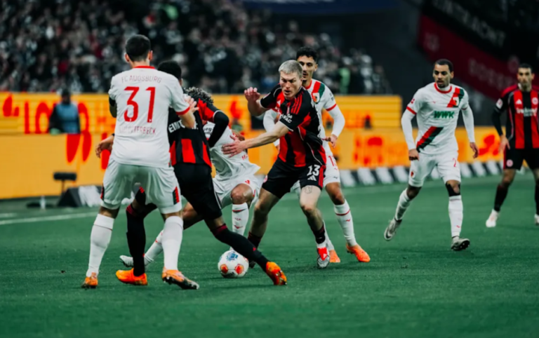 Eintracht Frankfurt vs Augsburg (21:30 – 13/12) | Xem lại trận đấu