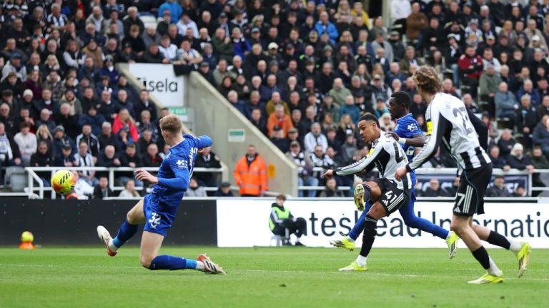 Newcastle United vs Everton (22:00 – 28/02) | Xem lại trận đấu
